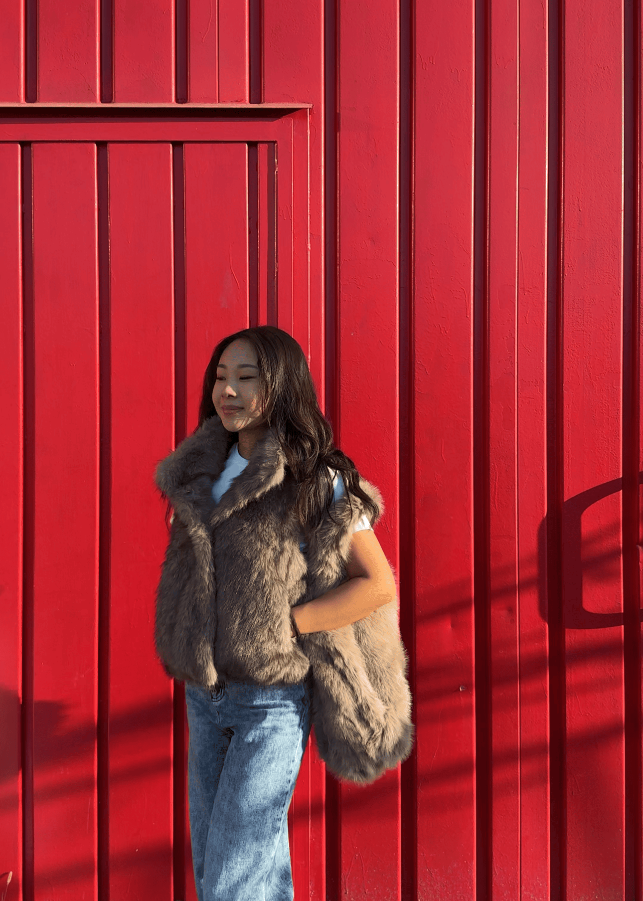 Gilet in ecopelliccia con colletto