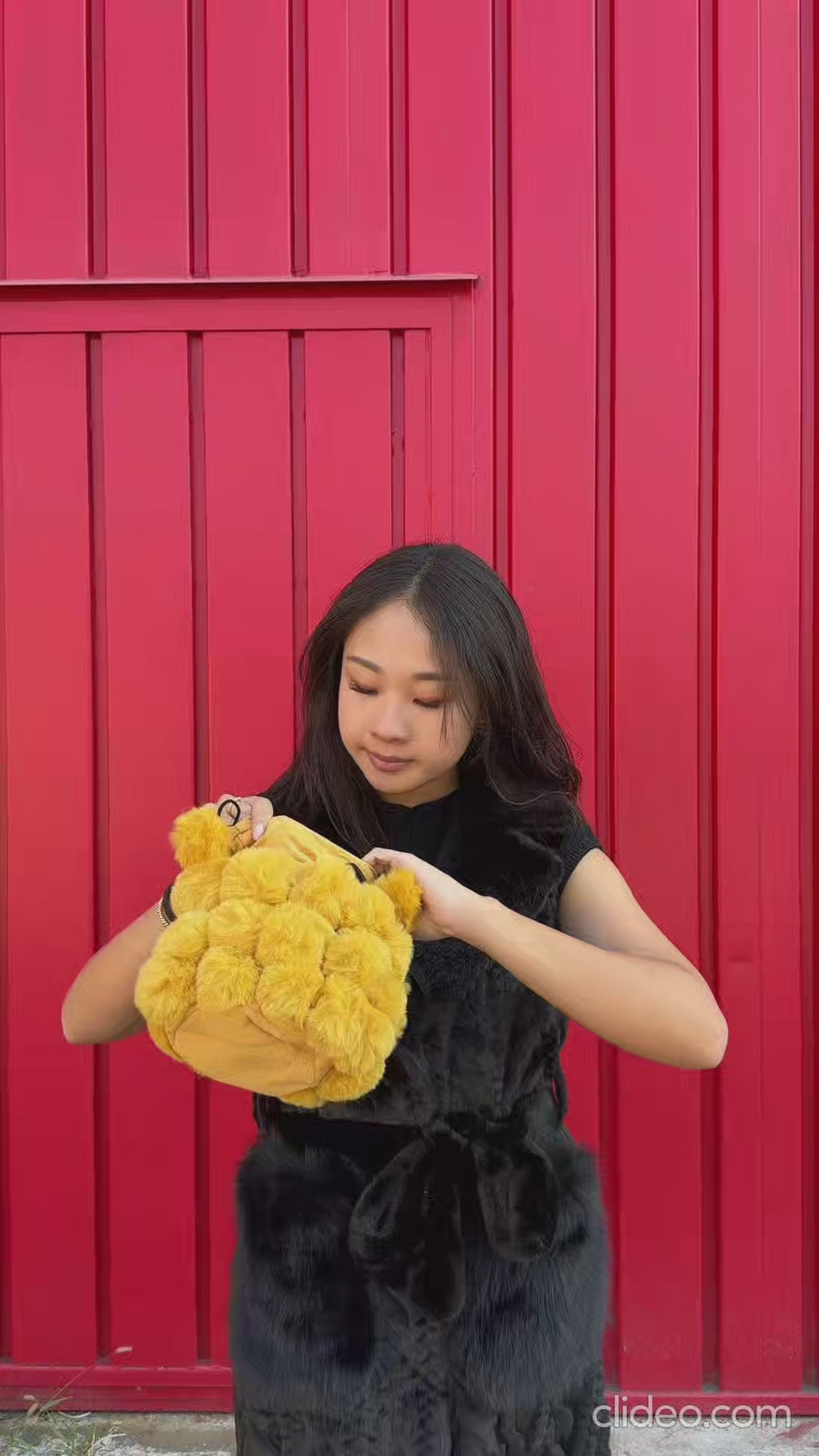 Borsa Pompon Ecopelliccia – Soft Glam